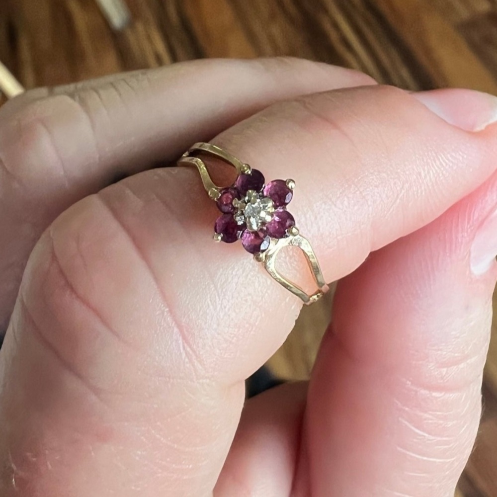 Diamond And Ruby Ring - image 4